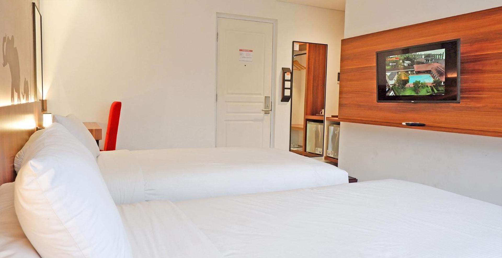 Front One Resort Magelang Esterno foto